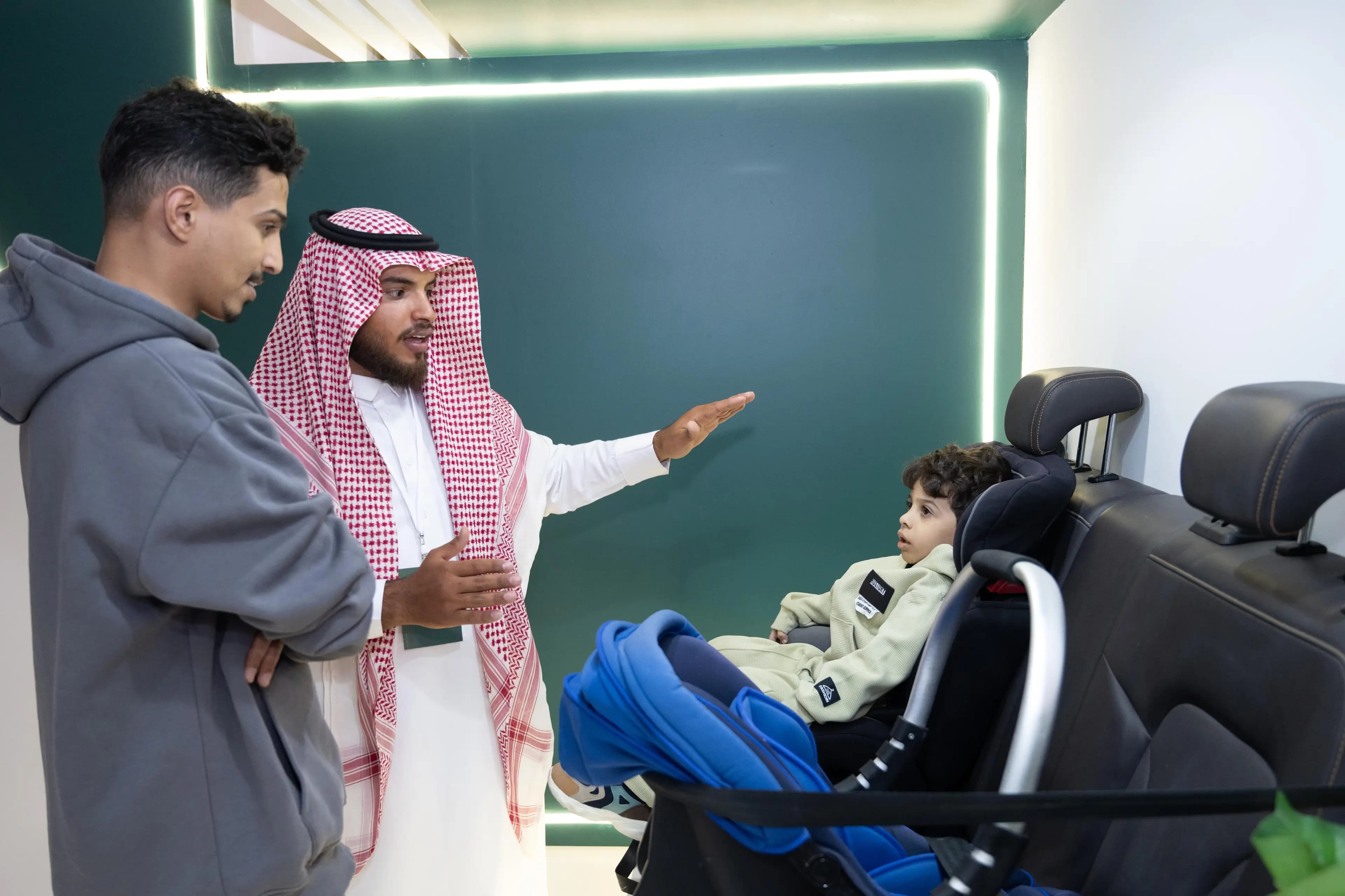 المركز الوطني لسلامة النقل يختتم حملة "أمانهم في مكانهم" الهادفة لنشر ثقافة استخدام كراسي الأطفال بمدينة جدة
