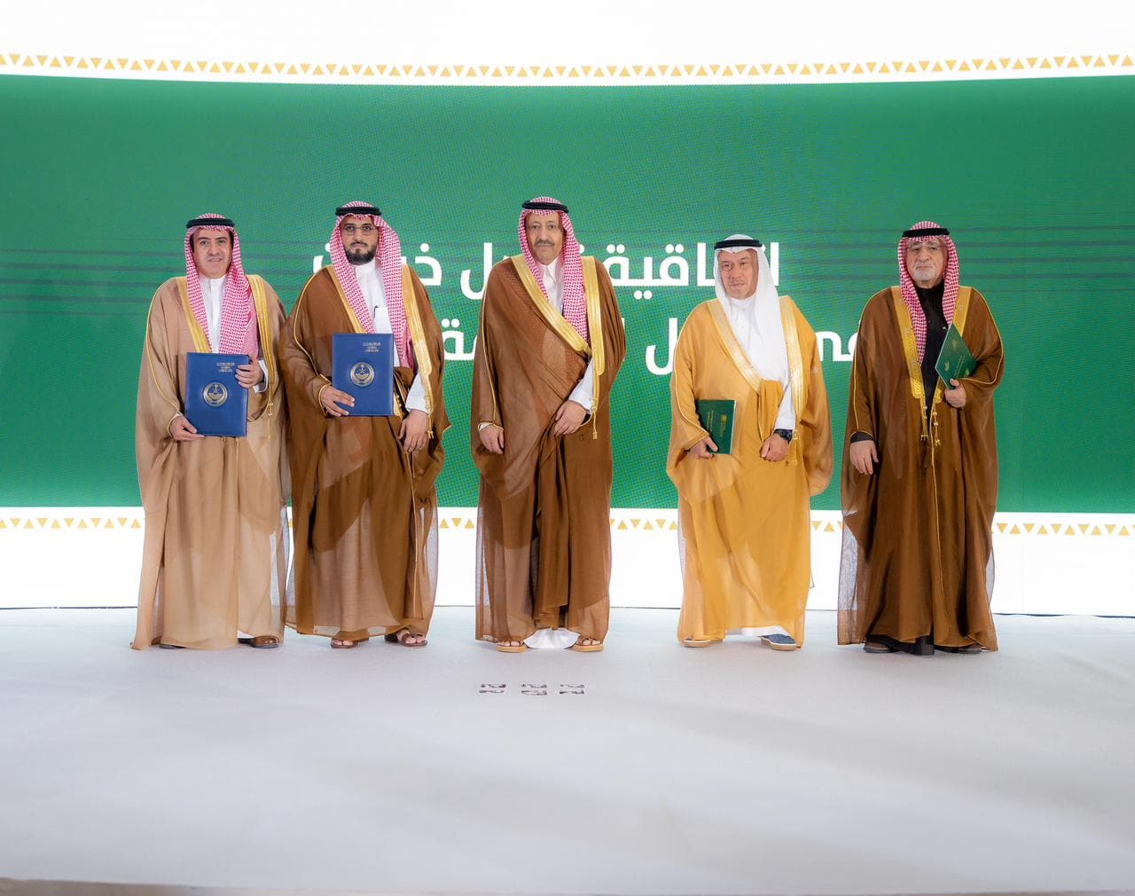 أمير الباحة يشهد توقيع مذكرة تعاون بين إمارة المنطقة والمركز الوطني لسلامة النقل