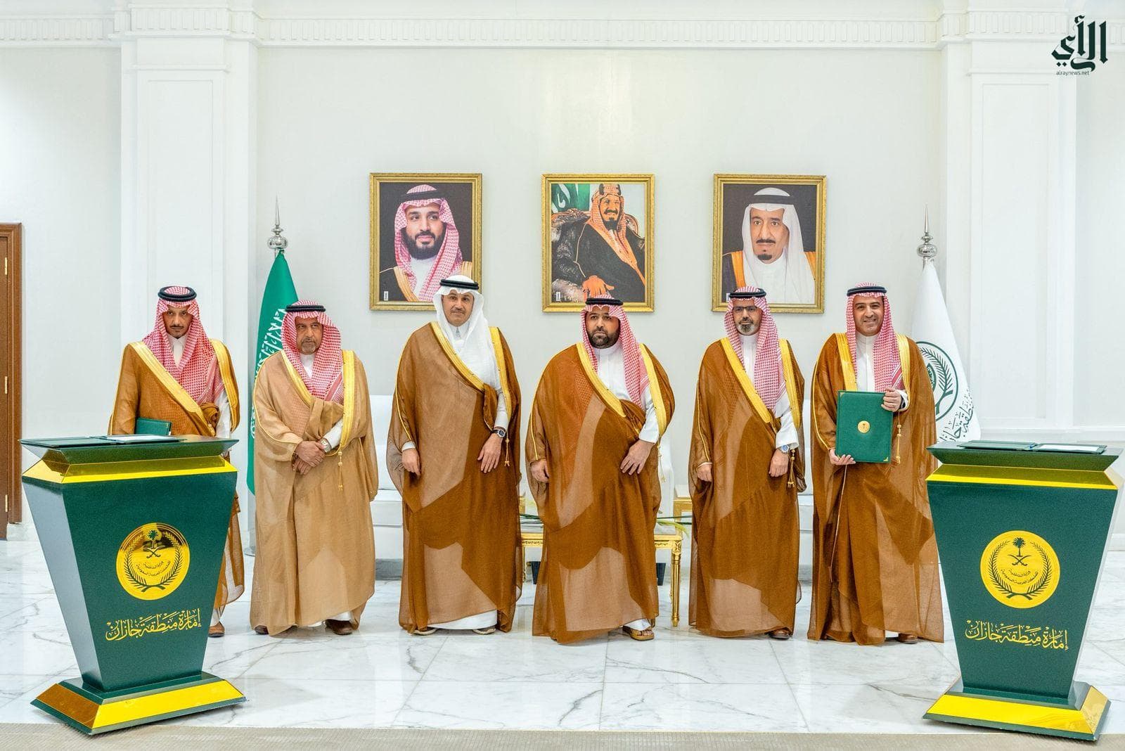 الأمير محمد بن عبدالعزيز يشهد توقيع اتفاقية تعاون بين إمارة جازان والمركز الوطني لسلامة النقل